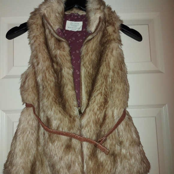 Furry vest - Picture 3 of 6